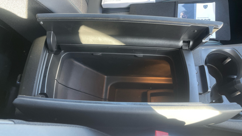 Peugeot 3008 1.2 Hybrid 136 Allure Premium+ 5dr e-DSC6 Petrol Estate